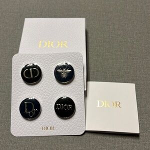 Dior set of 4 pins